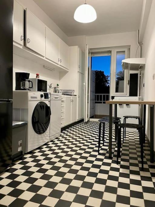 Spacious Apartment Next To Parc Du Cinquantenaire Bruselas Exterior foto
